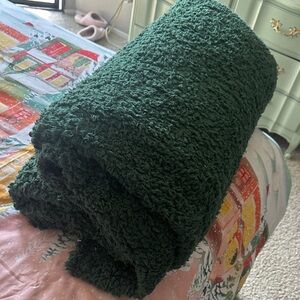 Cozy Dark Green Textured Blanket